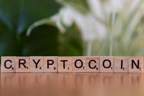 Live Bitcoin price chart showing current BTC market value and buy cost